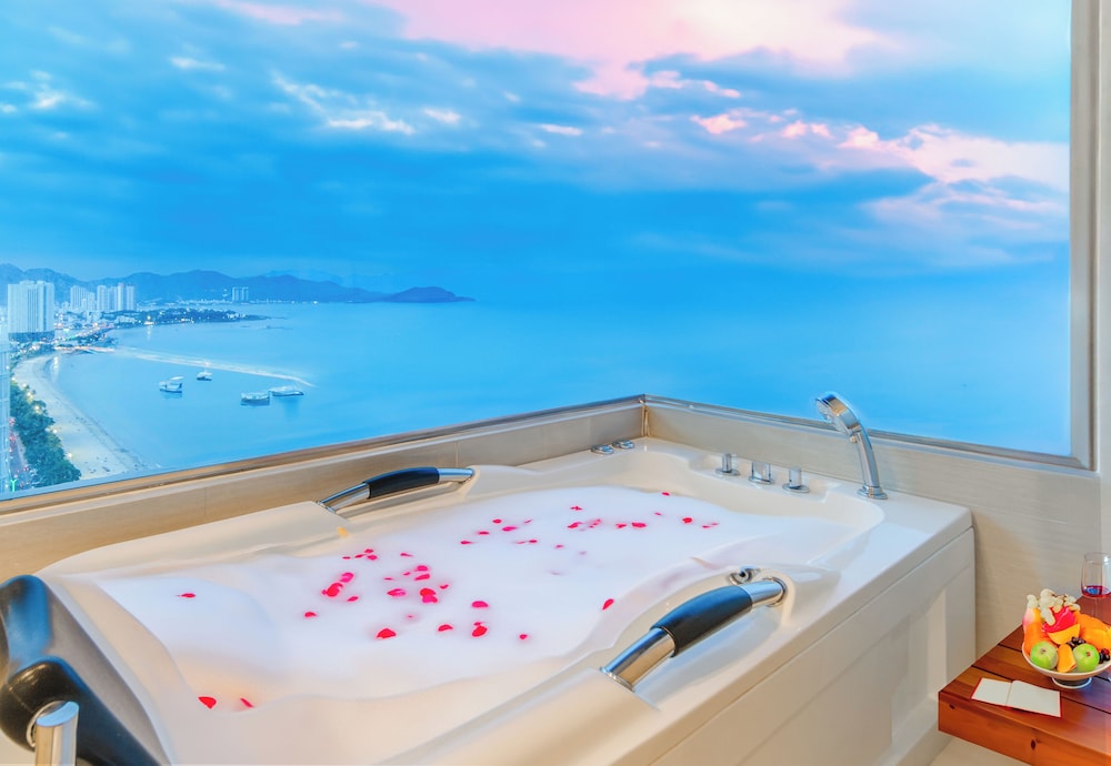 swimming pool spa