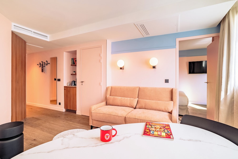 Rockypop Marseille Hotel 5/40