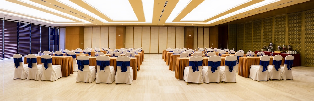 Starcity Bayfront Nha Trang Hotel 64/76