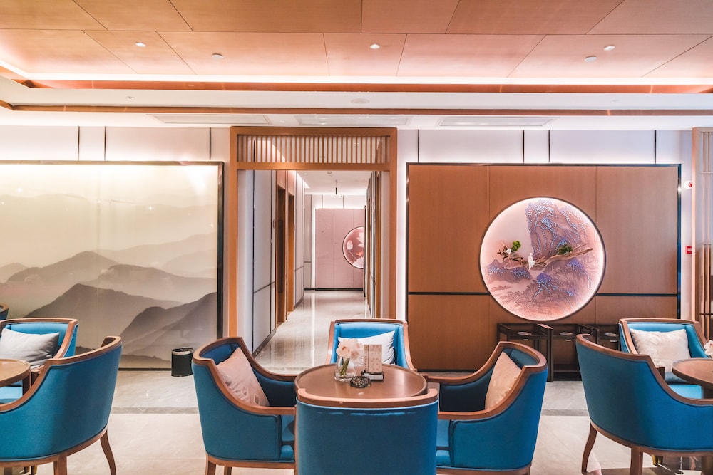 Holiday Inn Express Pengzhou Downtown 44/71