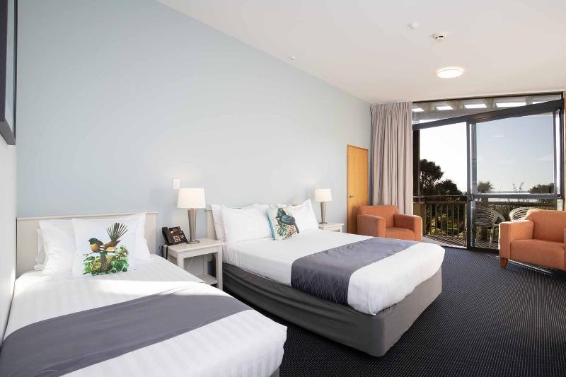Rainforest, Triple, Single, Queen Bed, Balcony