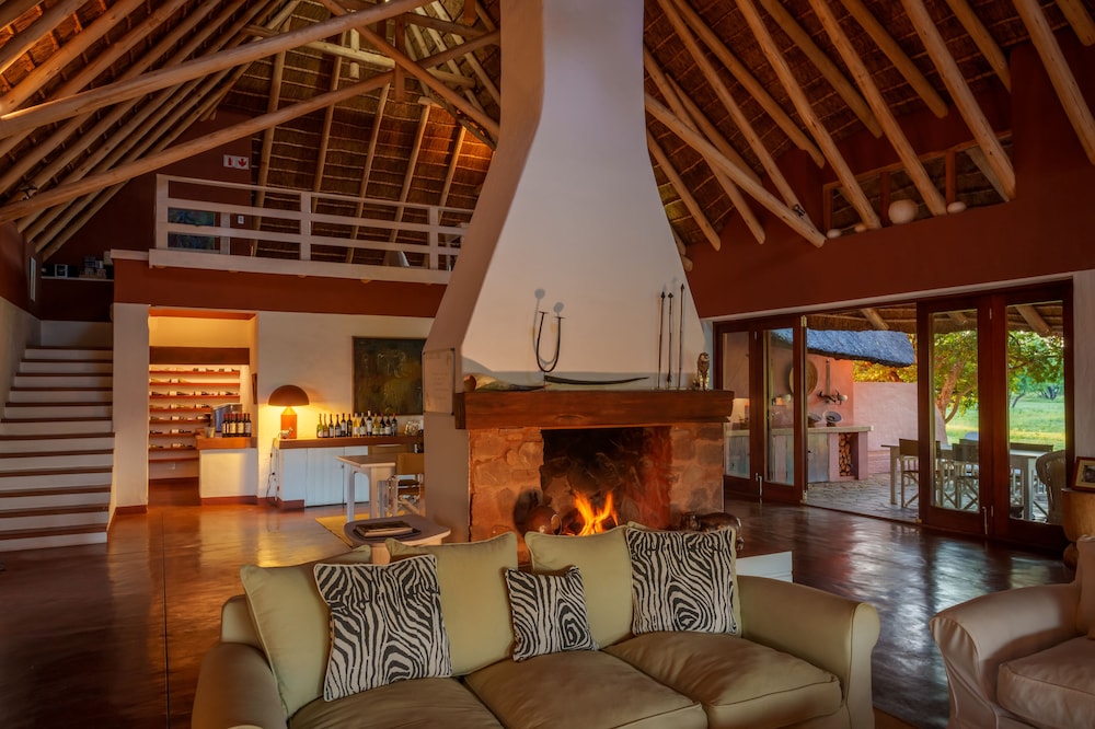 Zebras Crossing Private Game Lodge 9/27