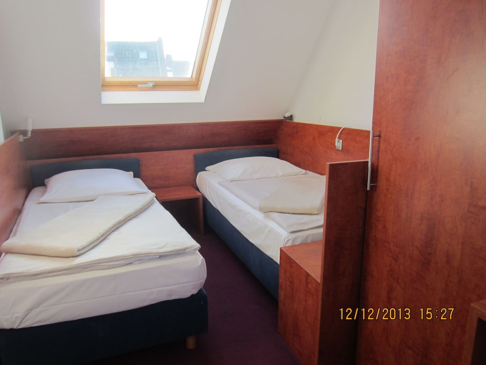 STANDARD, DOUBLE OR TWIN BED