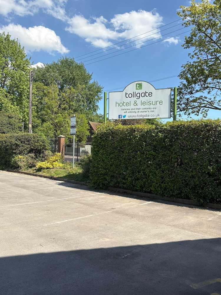 Tollgate Hotel And Leisure 18/20