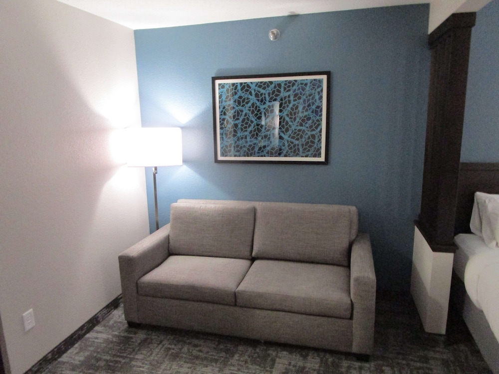 Best Western Watertown Inn Suites 24/42