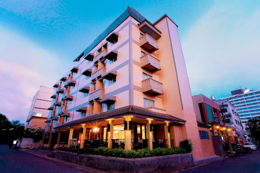 ピープル プレイス ホテル(PEOPLE PLACE HOTEL 1ST BUILDING) 写真1