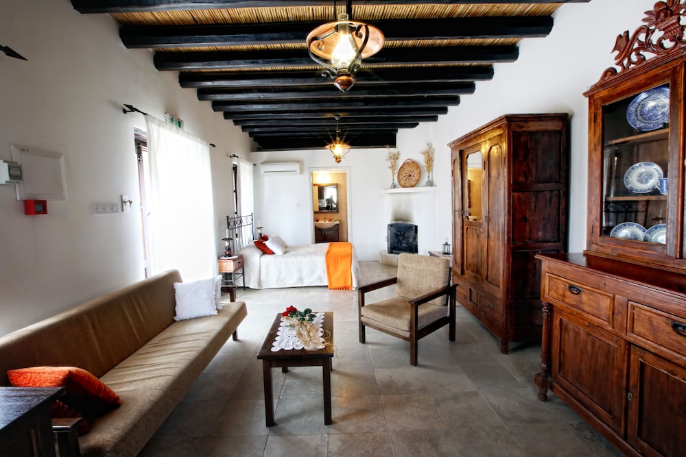 LEONIDAS VILLAGE HOUSES 22/45
