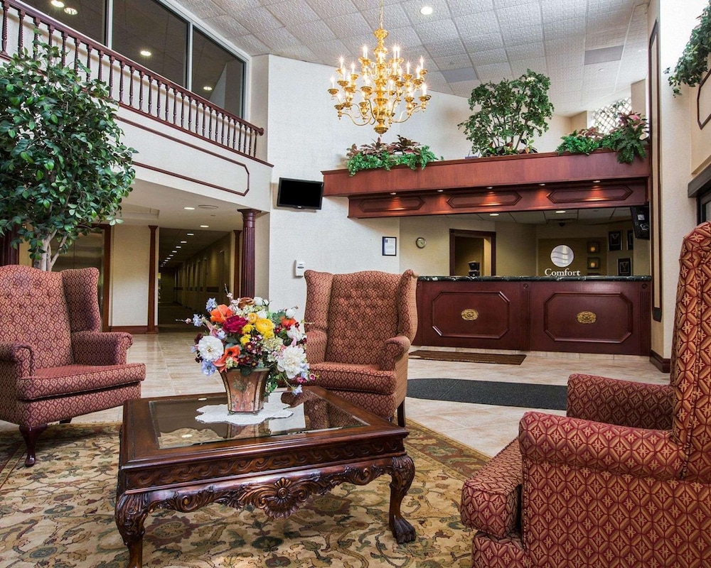 Comfort Inn & Suites Hawthorne NY 53/72
