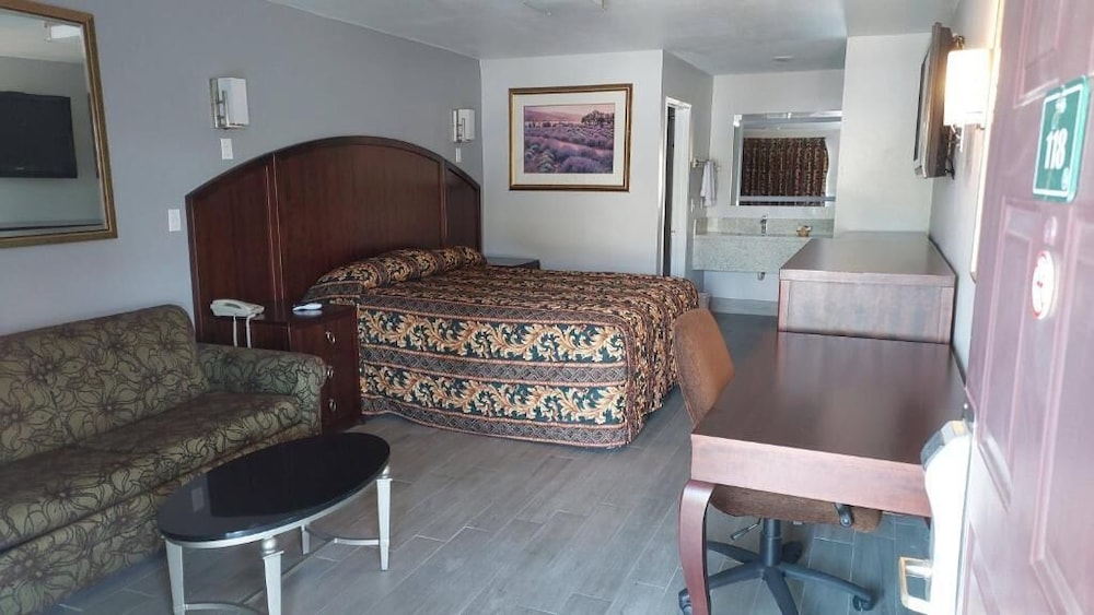 Regency Inn Norco 26/42