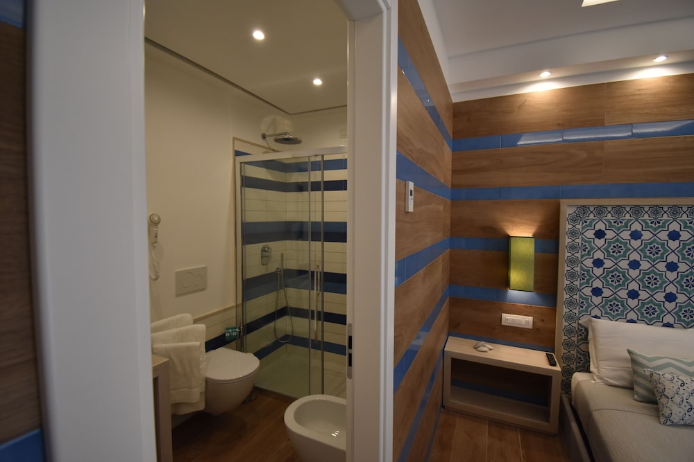 Melody Sorrento Suites 44/44