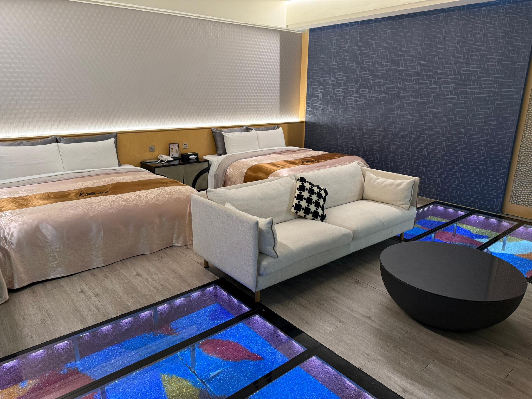 GRAND, DOUBLE BED