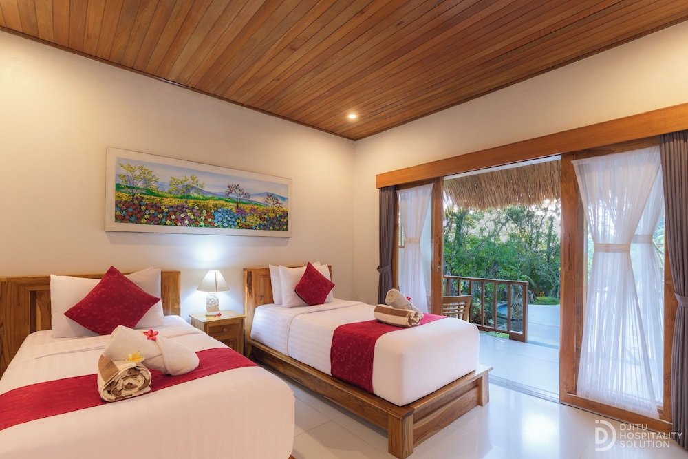 DELUXE, TWIN BEDS