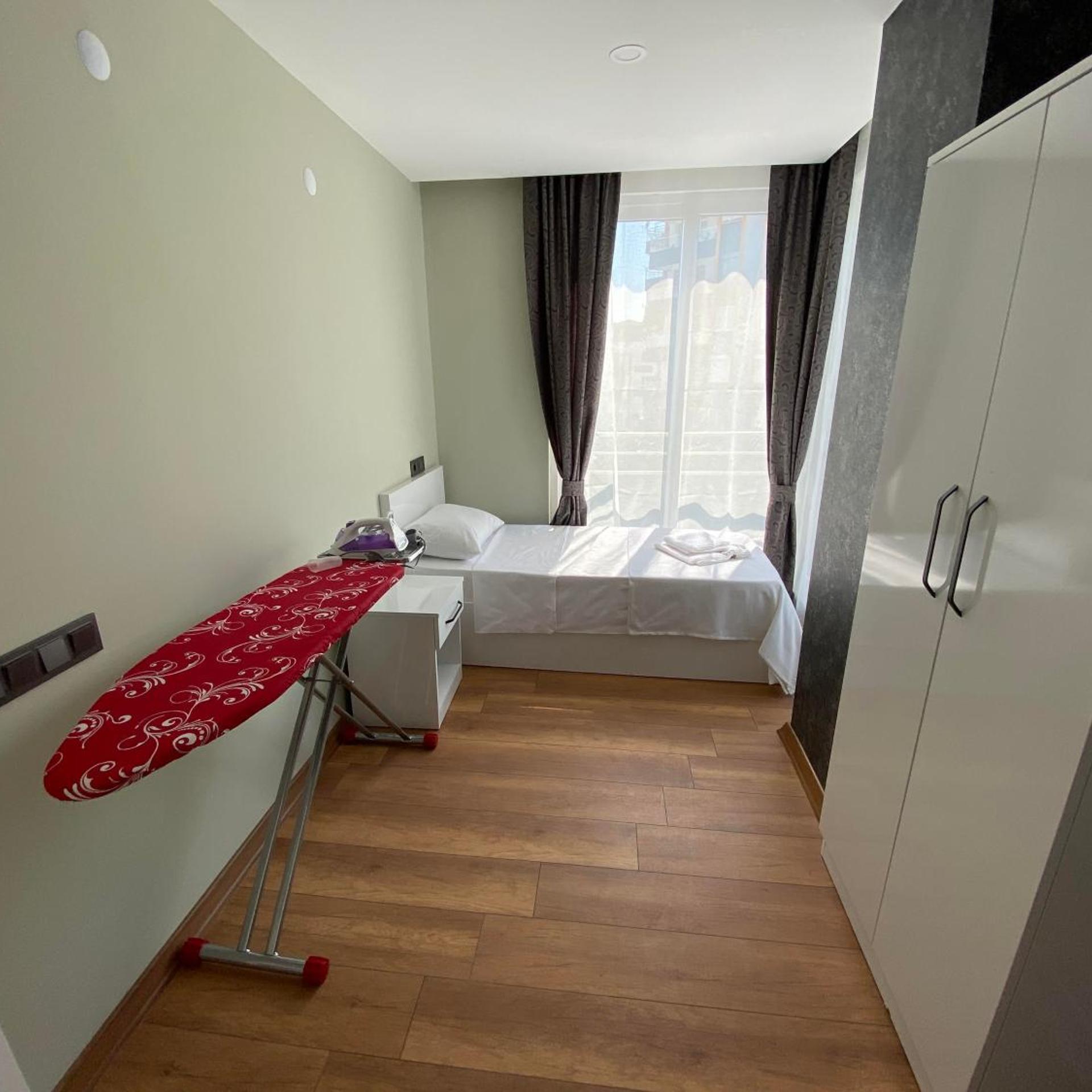 London Hotel 11/36