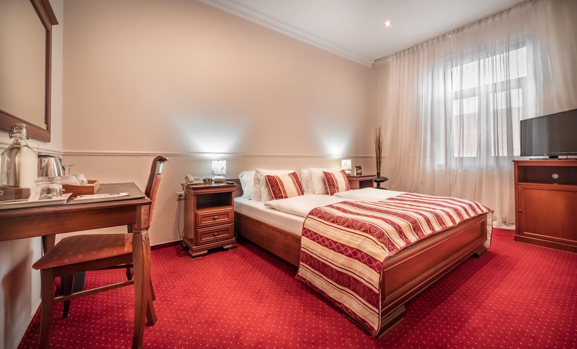 Private, Wellness, Queen Bed