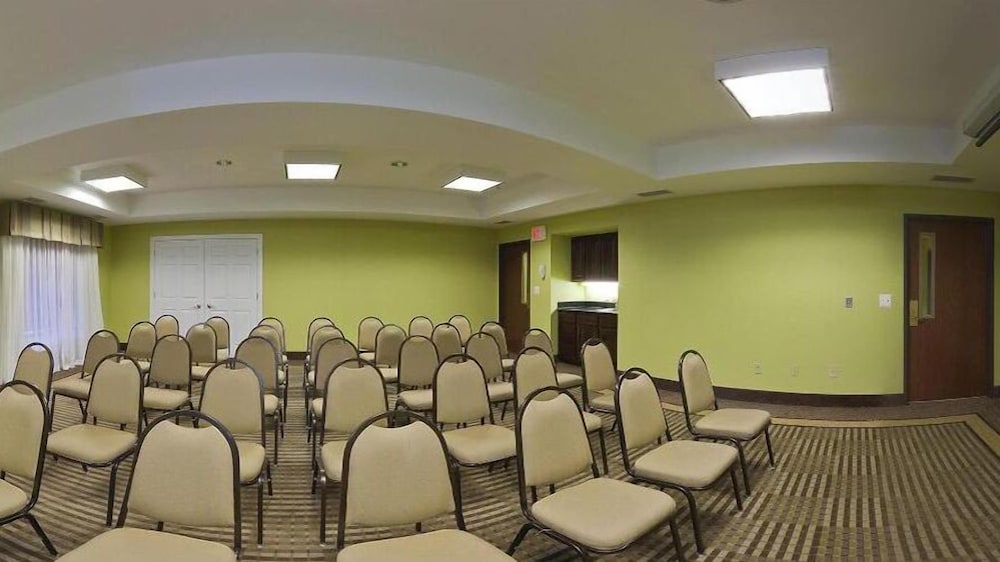 Holiday Inn Express Hotel Suites Tell City 59/62