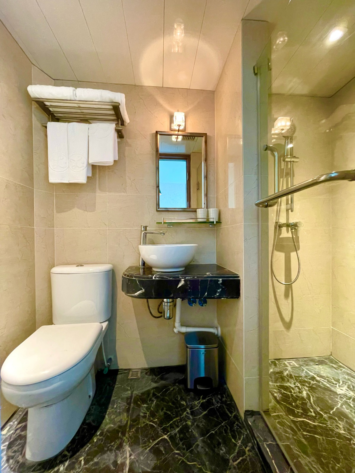 Lander Grand Hotel 68/72