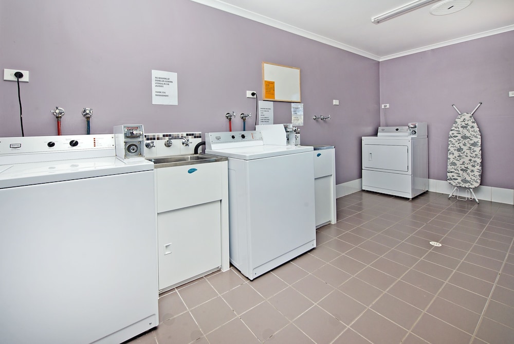 Acclaim Rose Gardens Beachside Holiday Park 5/50