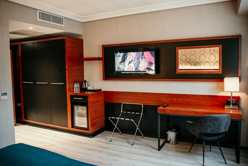 Grand Vaves Hotel 54/58