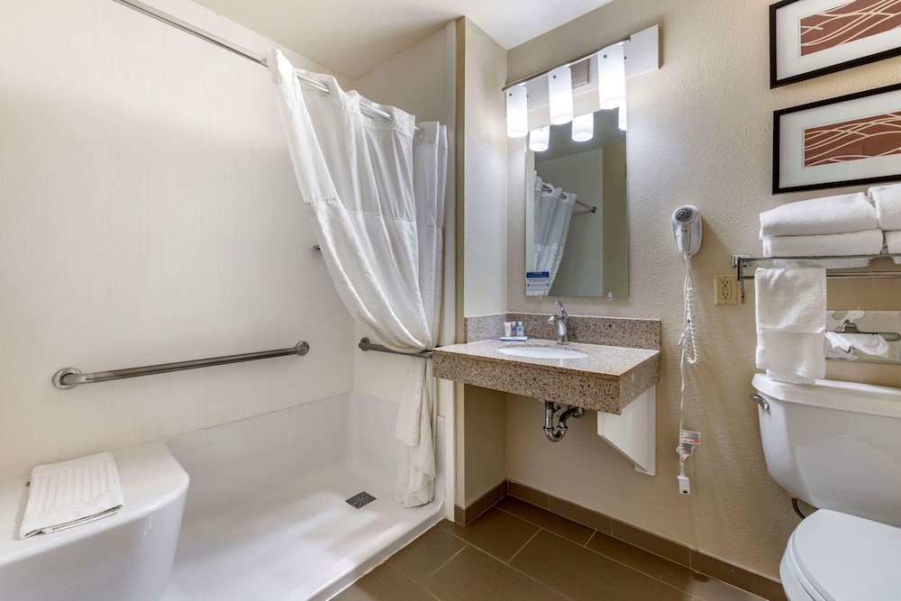 Comfort Inn and Suites Black River Falls I-94 13/37