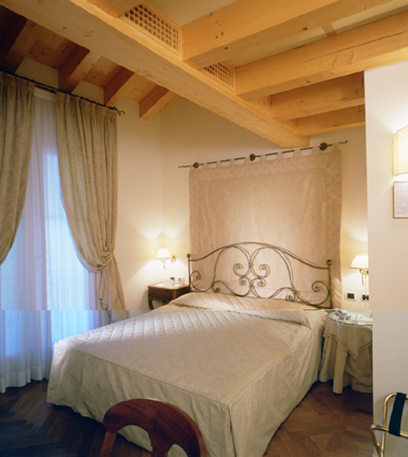 CLASSIC, DOUBLE OR TWIN BED