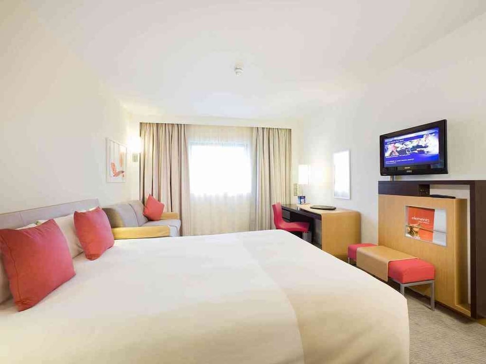 غرفة قياسية بسرير كوين مع أريكة، Novotel Southampton 3/10