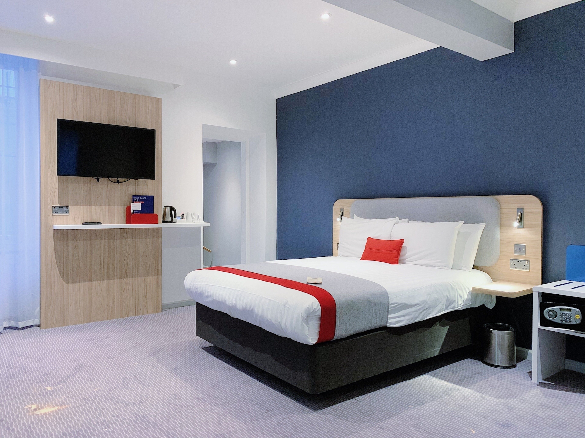 STANDARD, DOUBLE BED, SOFA