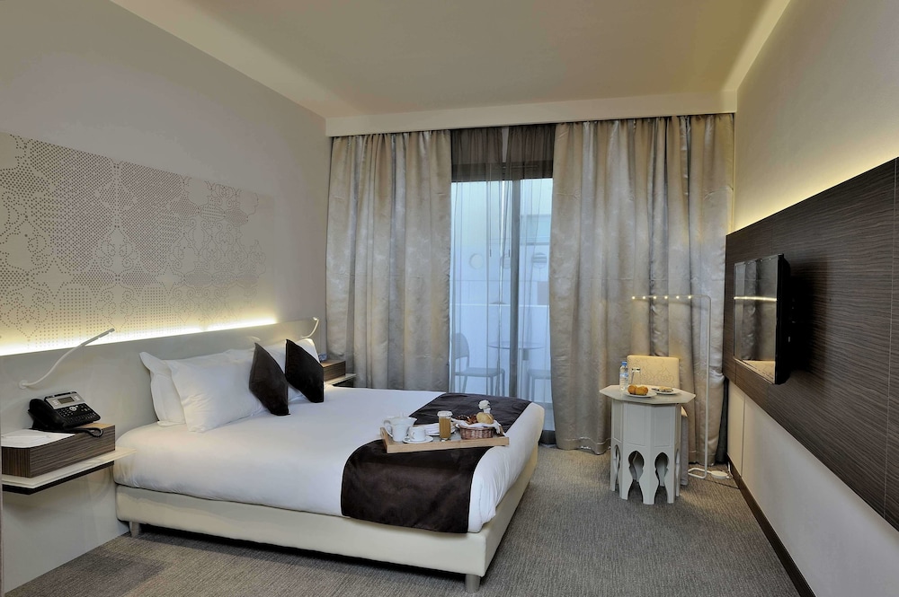 SUPERIOR, DOUBLE BED, CITY VIEW