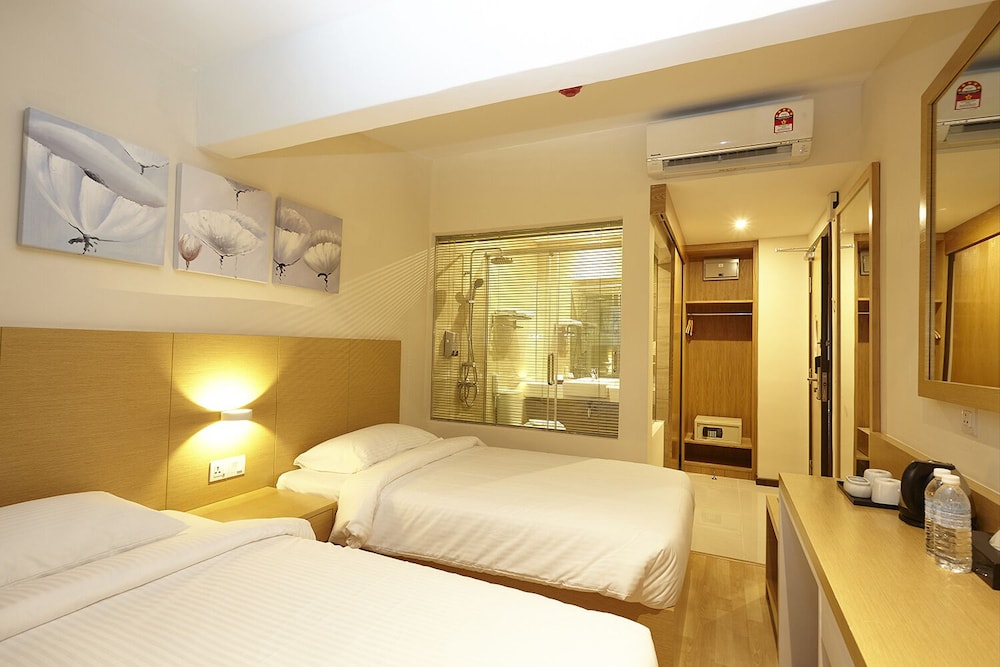 Hotel Six Seasons 18/50