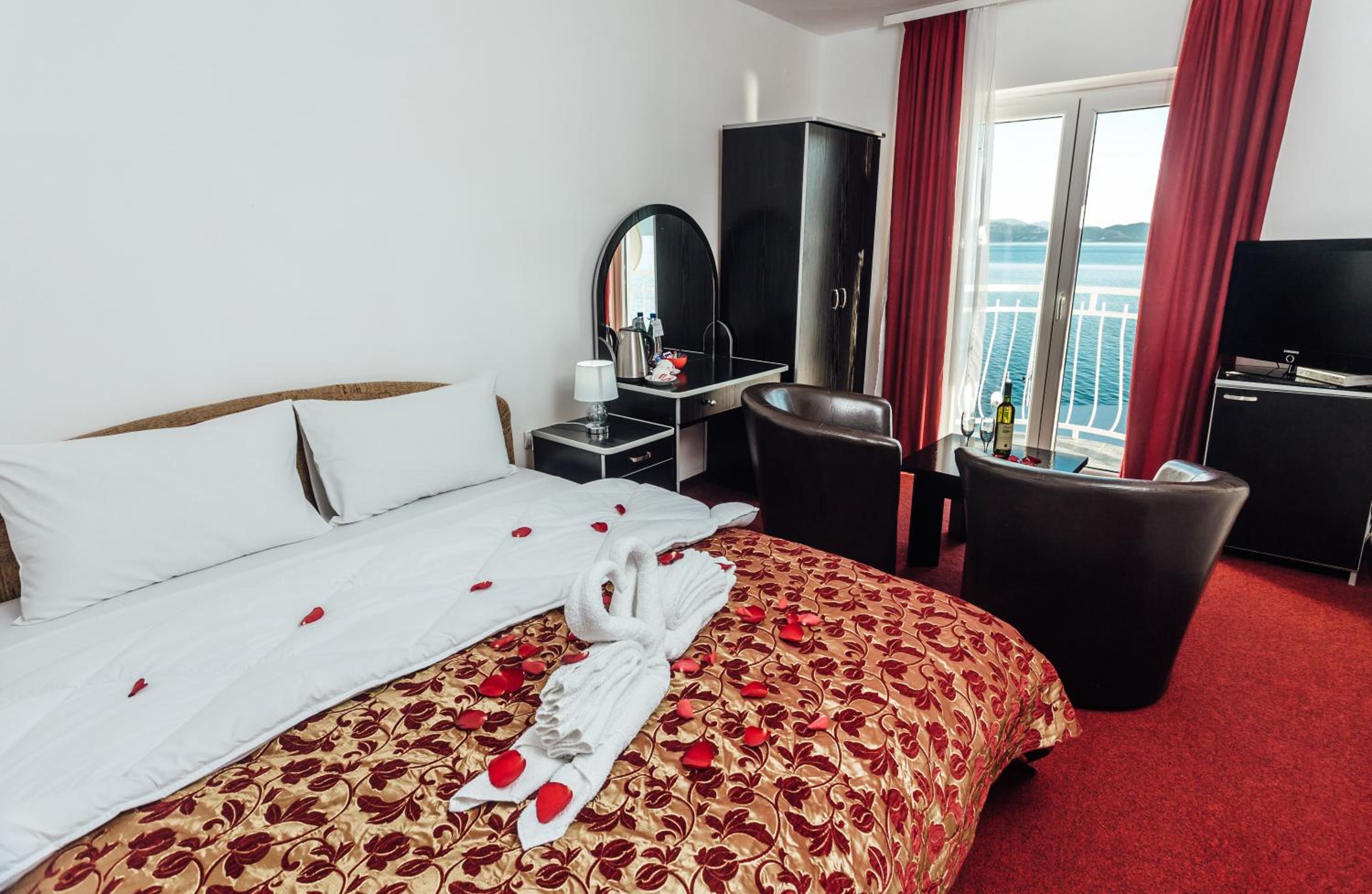 Azzurro Hotel Bijela, Herceg Novi 15/50