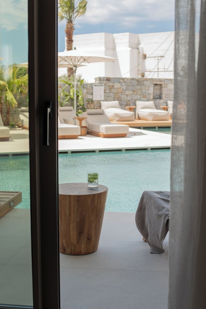 Nuca Mykonos 45/48