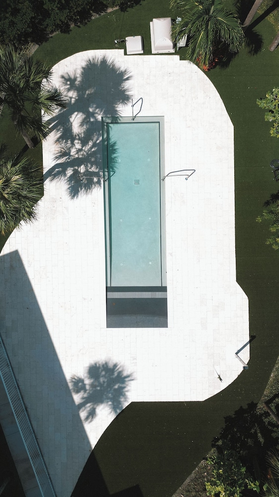 Beach Haus Bal Harbour 33/76