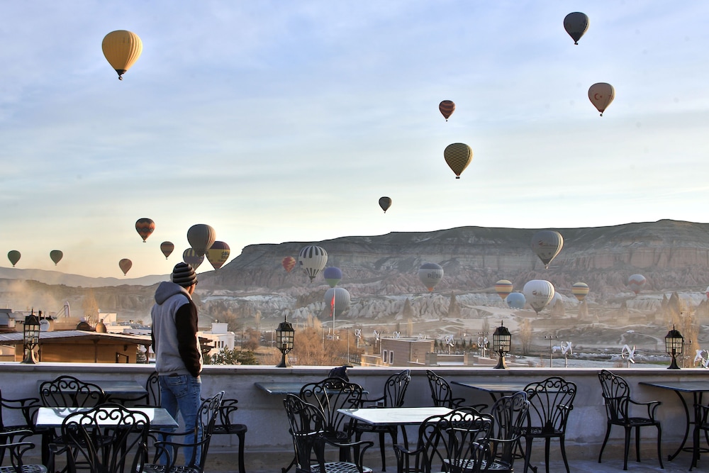 Caravanserai Inn Hotel 38/50