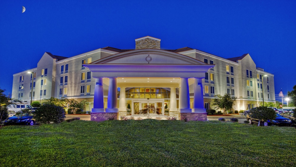 Holiday Inn Express Greenville 4/64