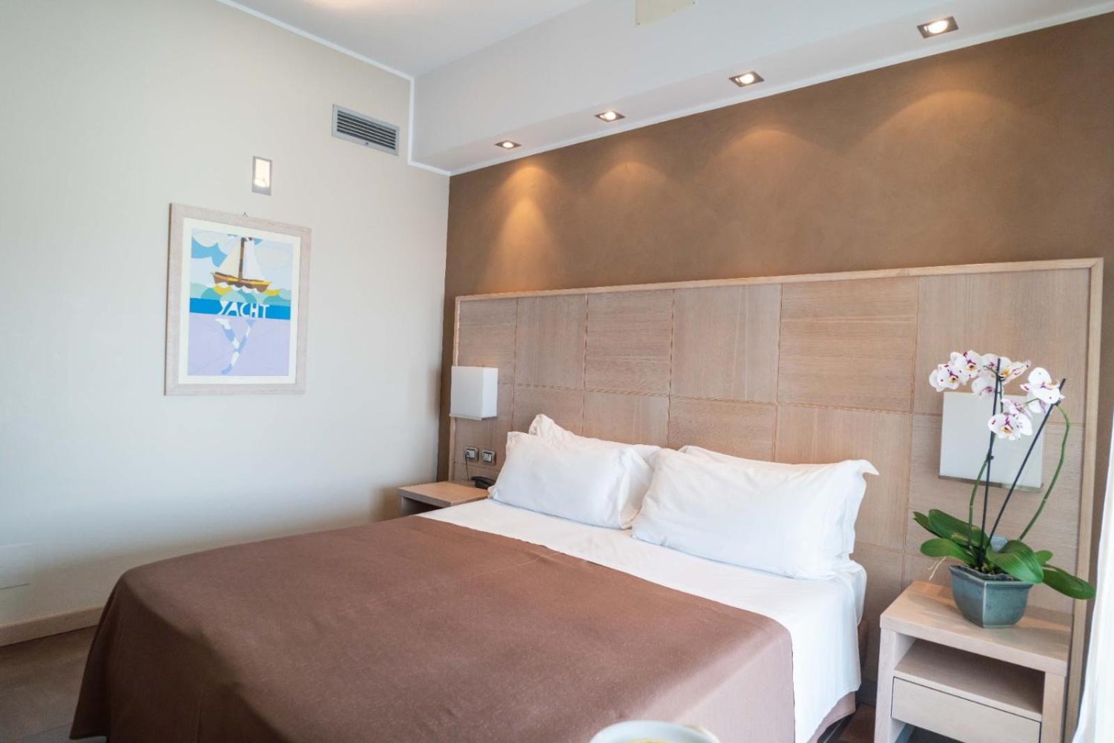 Room, Double Bed