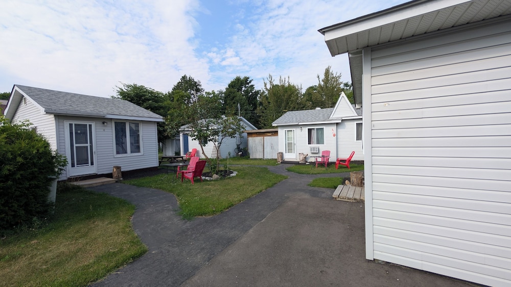 Oakwood Motel 50/56