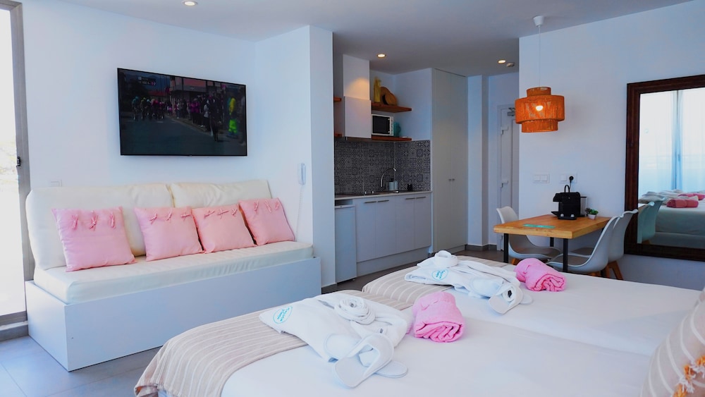 استوديو سوبيريور بسريرين منفصلين بإطلالة على البحر بشرفة مع أريكة، Apartamentos Typic Marina Playa - Adults Only 3/10