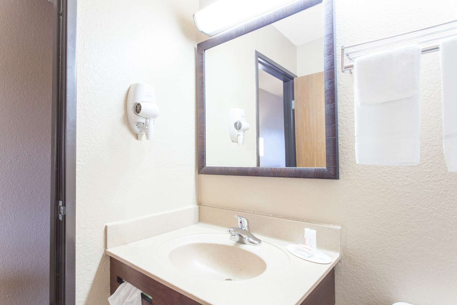 Super 8 by Wyndham Norton VA 4/5
