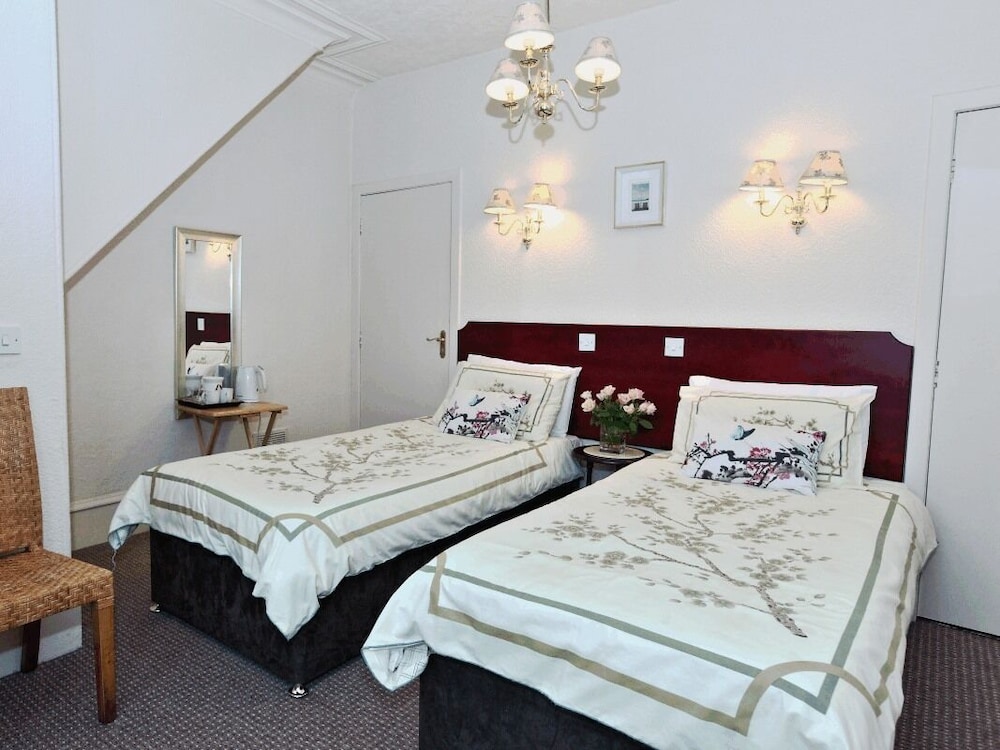 Brentwood Villa Bed And Breakfast 3/22