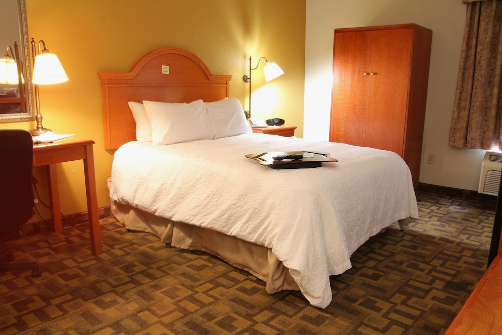 MainStay Suites Bourbonnais - Kankakee 18/47