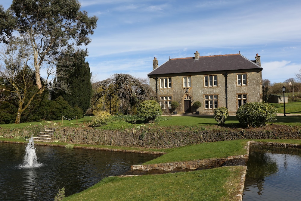 Kentisbury Grange 68/73