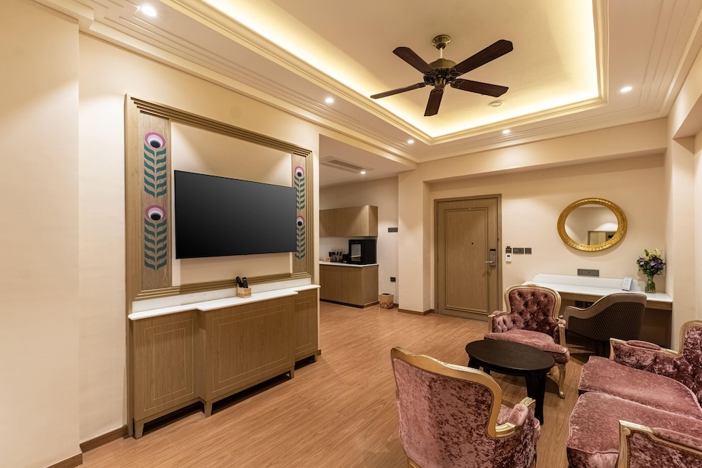 Wyndham Grand Udaipur Fateh Sagar Lake 49/66