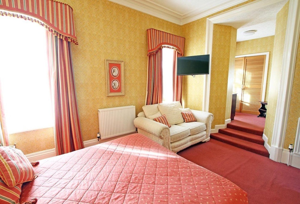 PENTLAND HOTEL 17/50