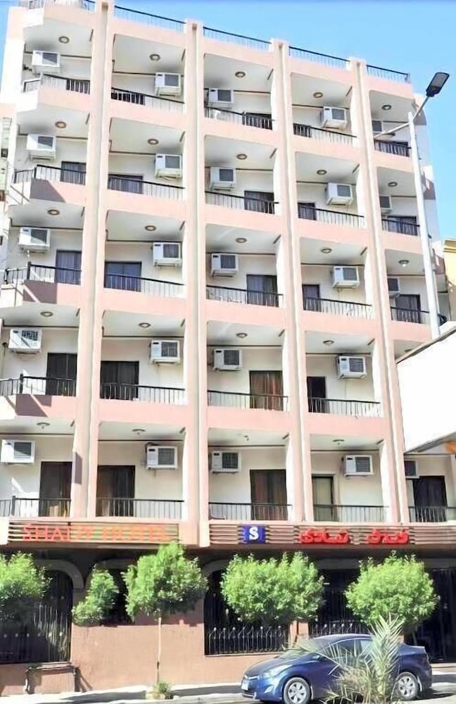 Shady Hotel 3/48