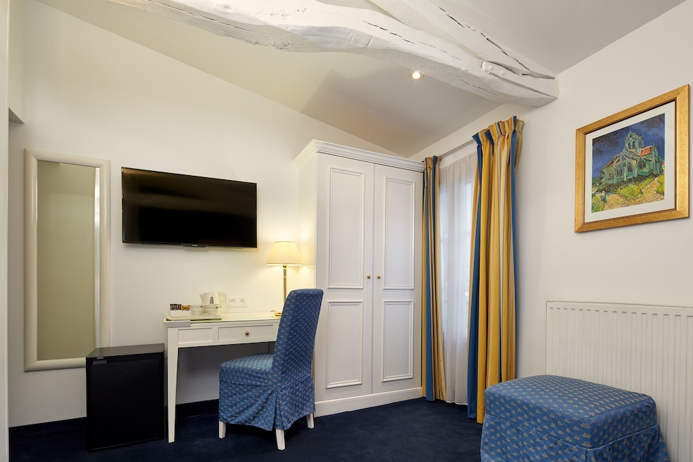 Austin's Arts et Metiers Hotel 54/61