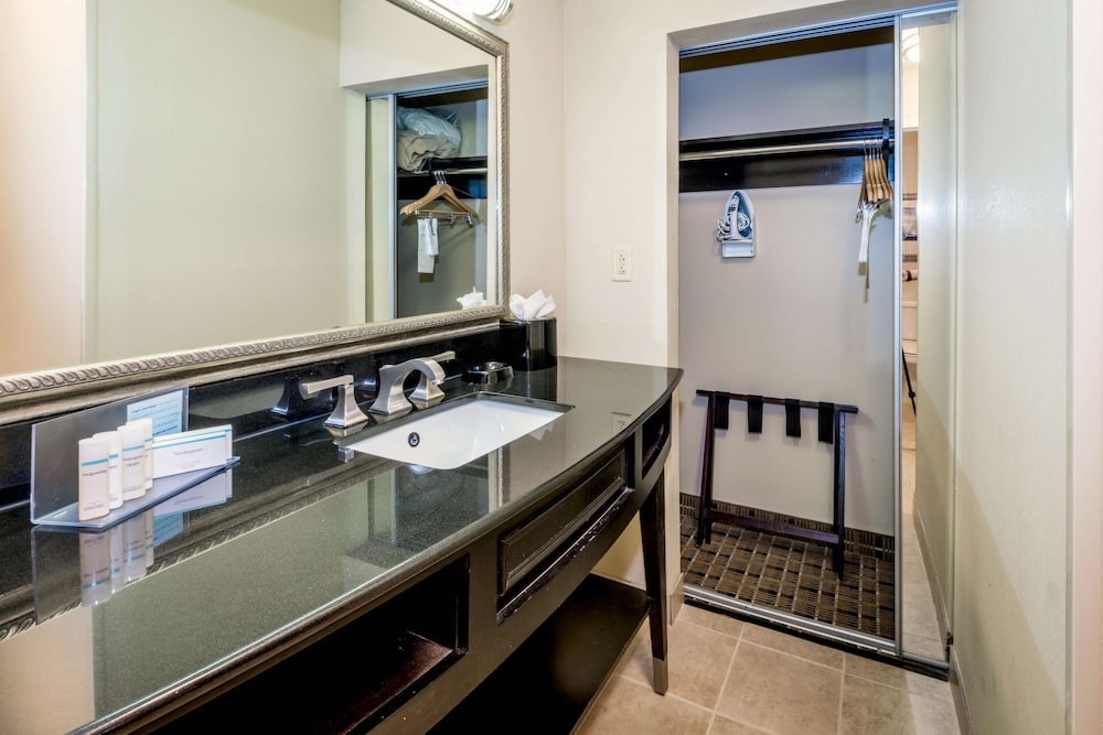 Hampton Inn Suites Montgomery 57/70