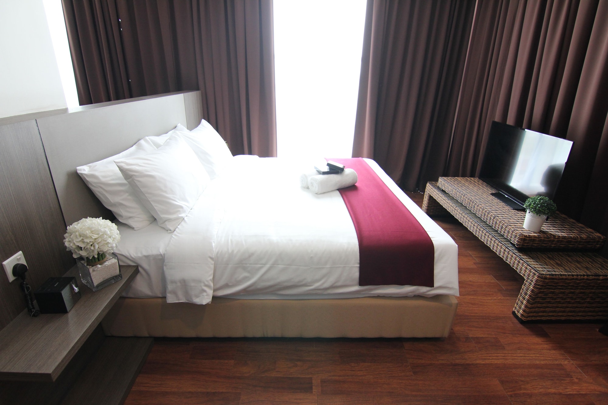 Room, 2 King Beds, Nexus Business Suite Hotel 3/5