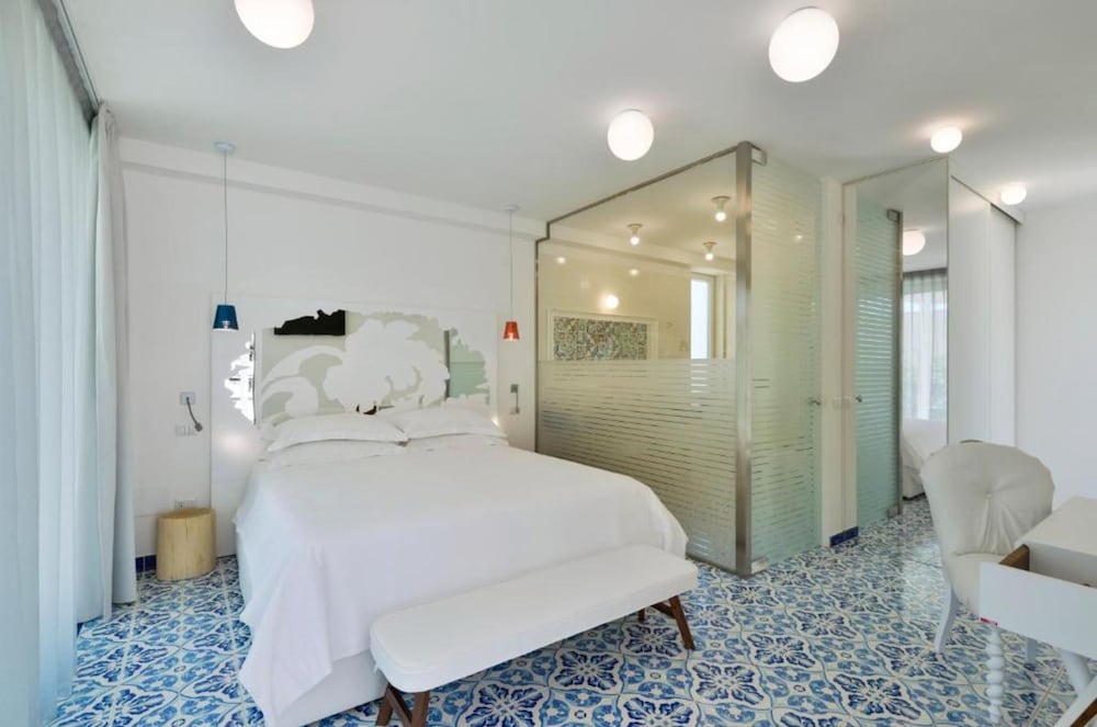 Savoy Beach Hotel 50/50