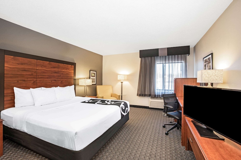 La Quinta Inn & Suites by Wyndham N Little Rock-McCain Mall 15/63