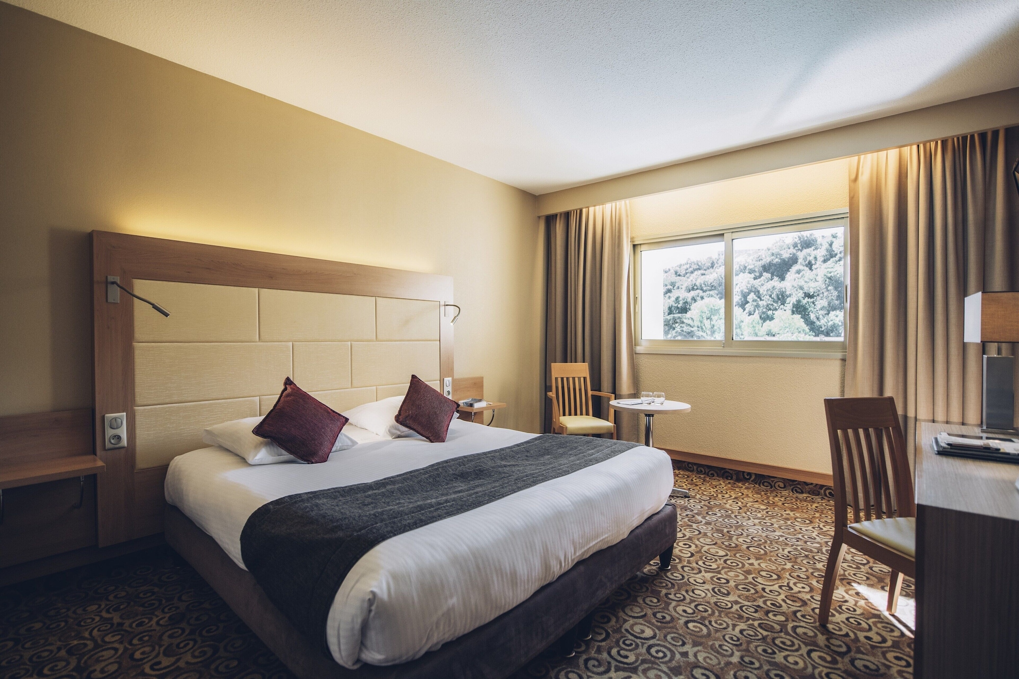 SUPERIOR, DOUBLE BED