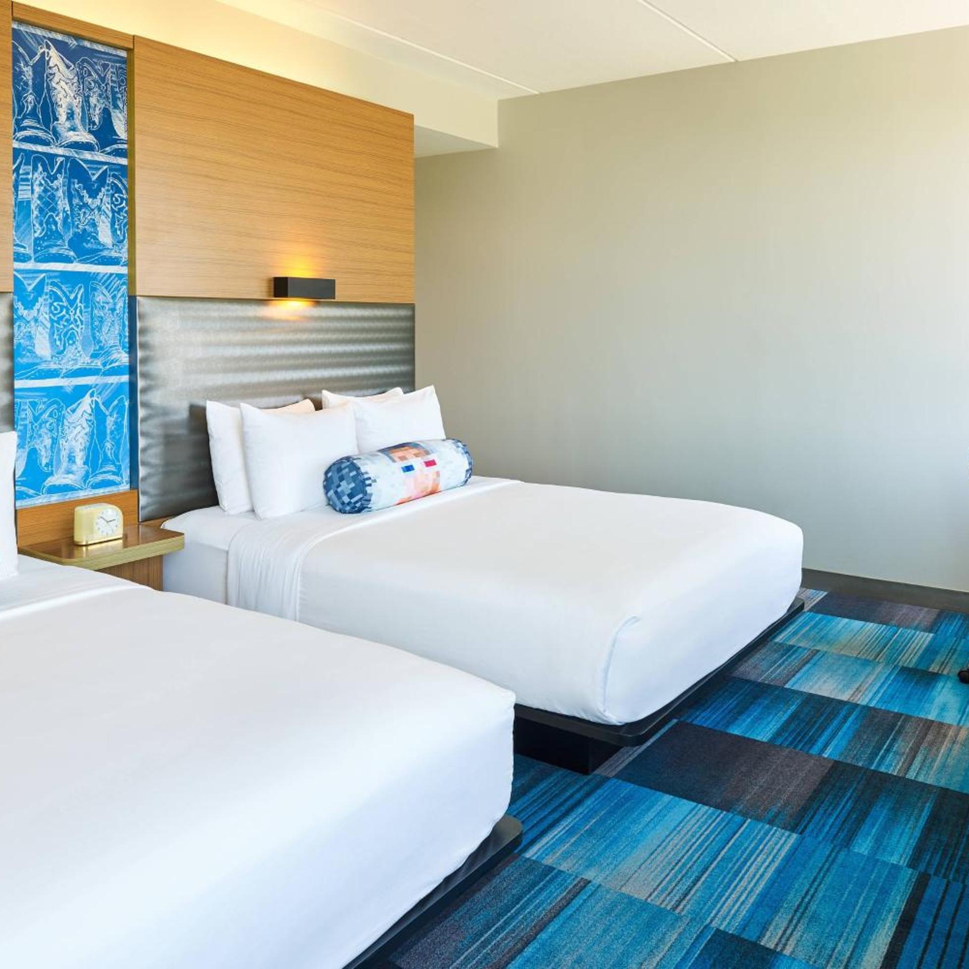 Aloft, Guest Room, 2 Queen Beds